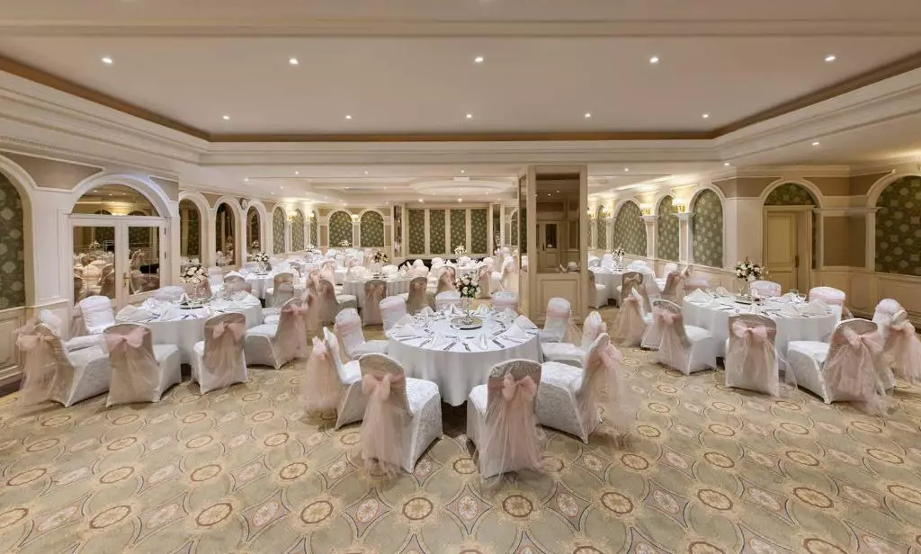 رستوران Elite World Prestige Hotel